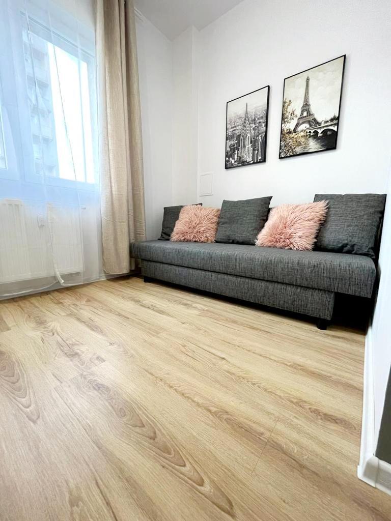 Hello Albergue